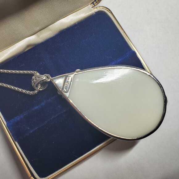 Large Mother of Pearl and Sterling Silver Pendant Necklace - Picture 9 of 16